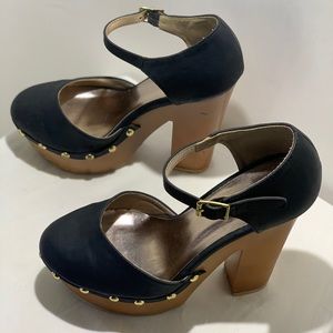 Black and brown heels zapatillas negras con café